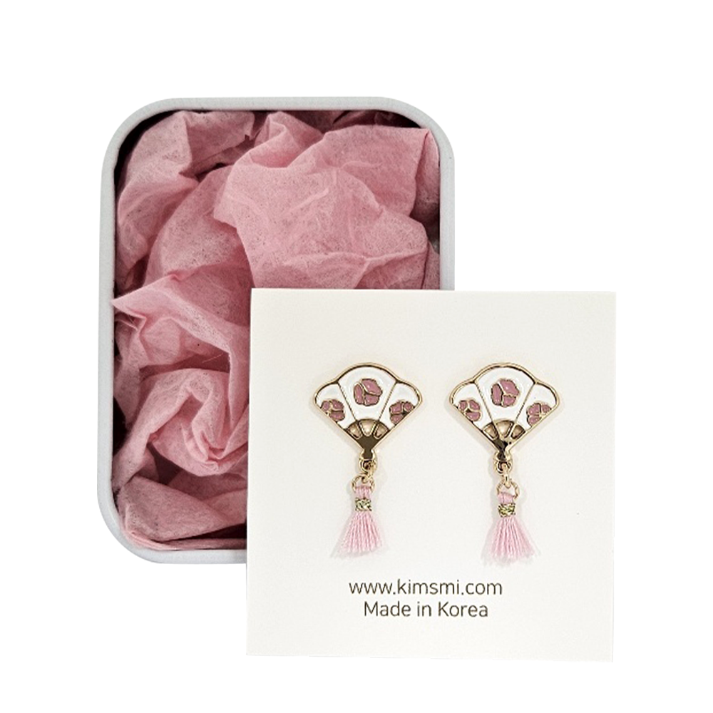Camellia fan Earring