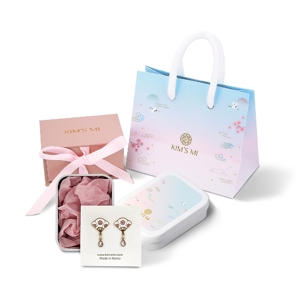 Camellia fan Earring